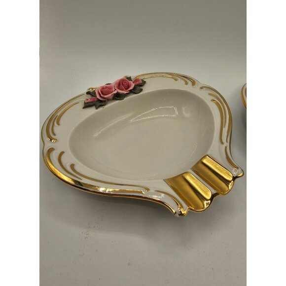 Pair of Antique Dresden Ashtrays for 2 Delicate Coquette Roses and Gold Details - Picture 6 of 10